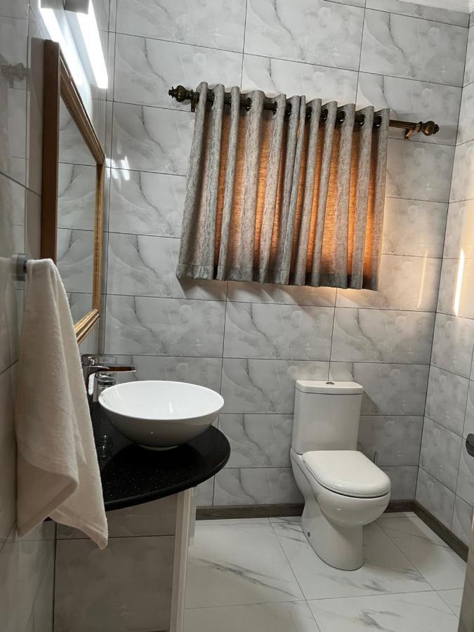 Western Ocean Breeze Self Catering วิกตอเรีย ภายนอก รูปภาพ