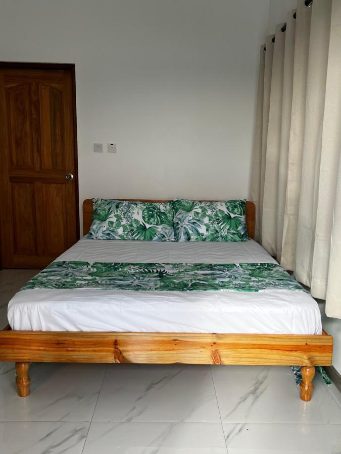 Western Ocean Breeze Self Catering วิกตอเรีย ภายนอก รูปภาพ