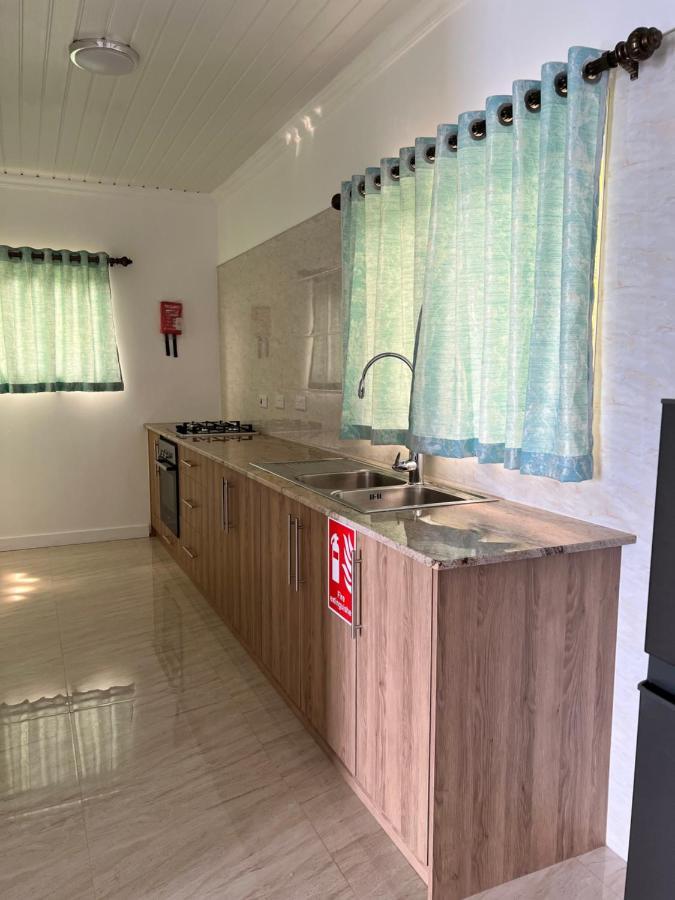 Western Ocean Breeze Self Catering วิกตอเรีย ภายนอก รูปภาพ